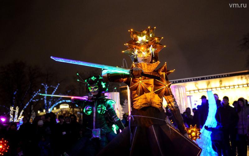 На Пушкинской площади продолжаются Зимние дни уличных театров фестиваля «Путешествие в Рождество».